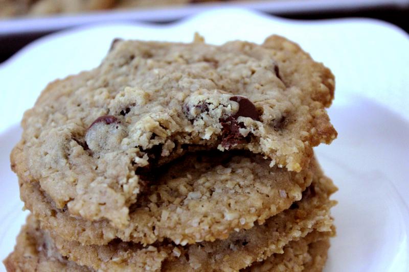 Egg-Less Oatmeal Chocolate Chip Cookies by freshfromthe.com