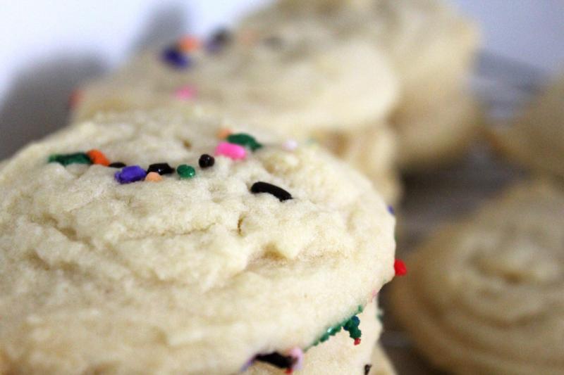 http://www.freshfromthe.com/2014/02/soft-and-light-sugar-cookies.html