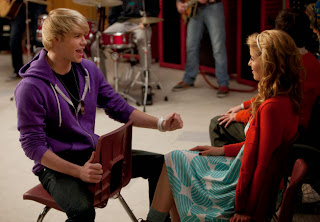 Recap/review of Glee 2x13 'Comeback' by freshfromthe.com